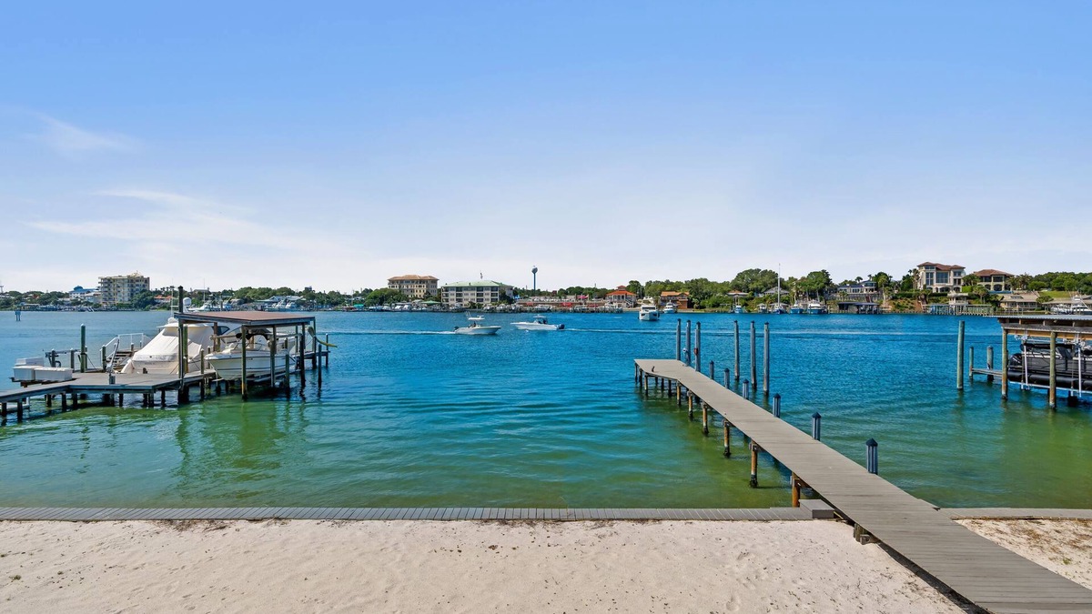 Holiday Isle House | Bring Your Boat, Private Beach, On The Destin Harbor! Lowest Price on Harbor!