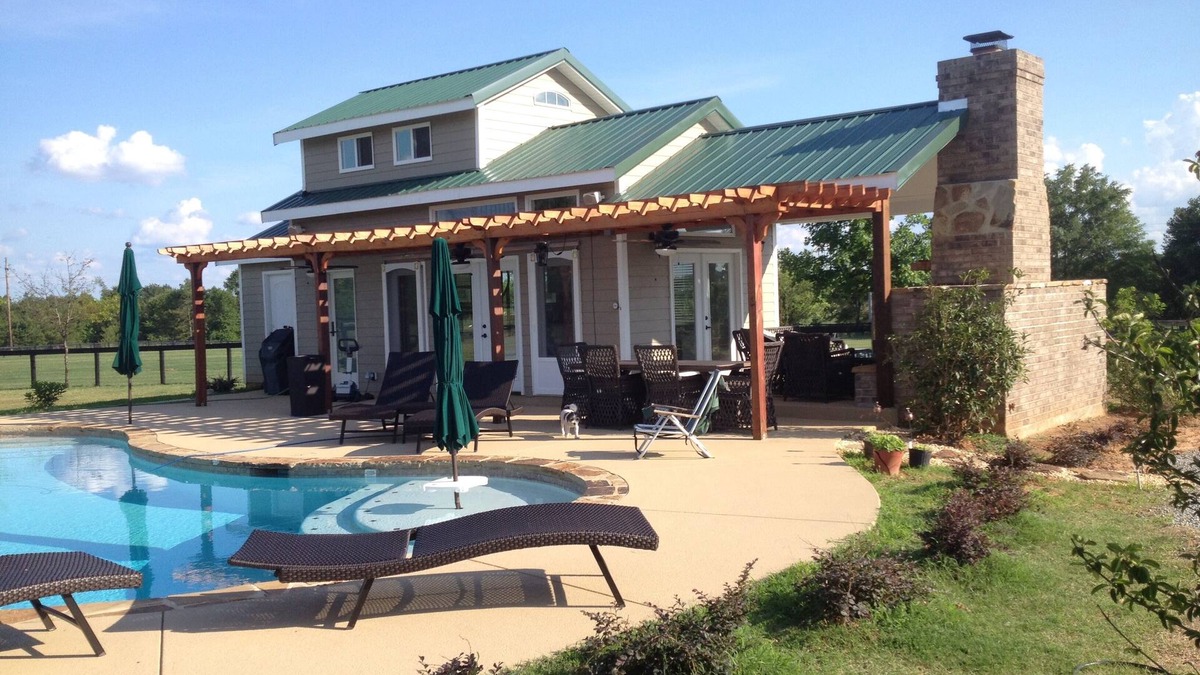Aiken House | BRING YOUR HORSES! SALT POOL! Pristine Private farm.