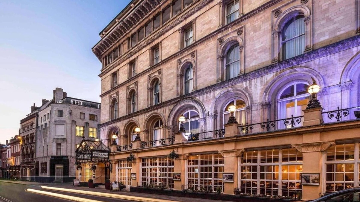 Bristol Old City Apartment | Bristol Grand Hotel by Sunday Junior Suite