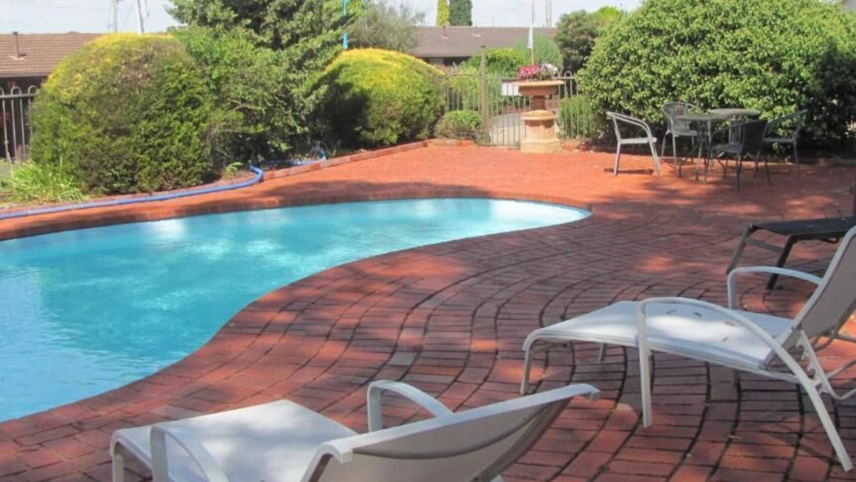 Maryborough Hotel | Bristol Hill Motor Inn