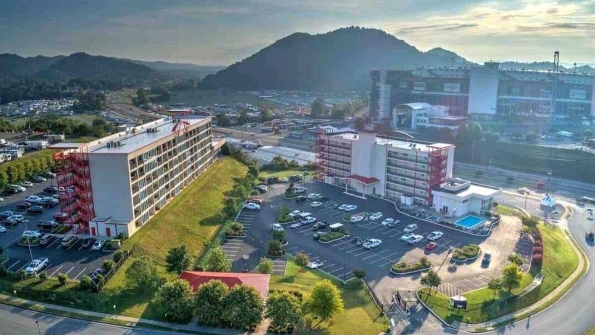 Bristol House | Bristol Speedway Condo- Centrally located Hard Rock Casino, Downtown, Speedway