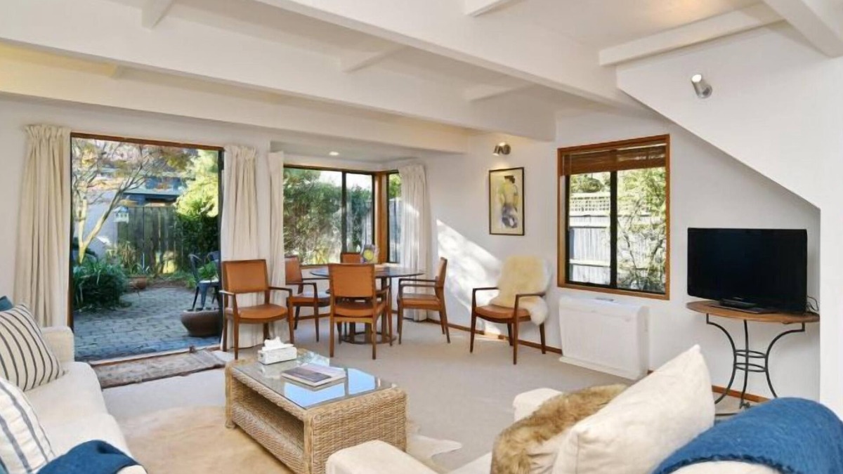 Saint Albans House | Bristol Street - 2 Bedroom holiday home in Merivale