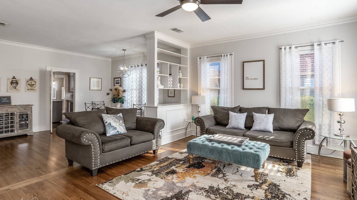 Broadmoor House | Broadmoor Beauty-Updated & Clean