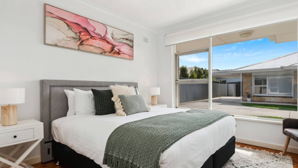 Glenelg South Apartment | Broadway by The Beach