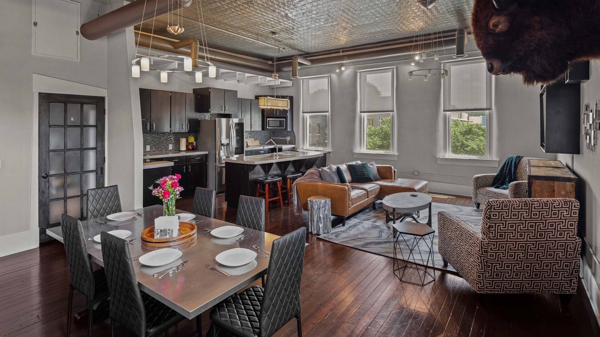 Siloam Springs Apartment | Broadway Luxe Loft