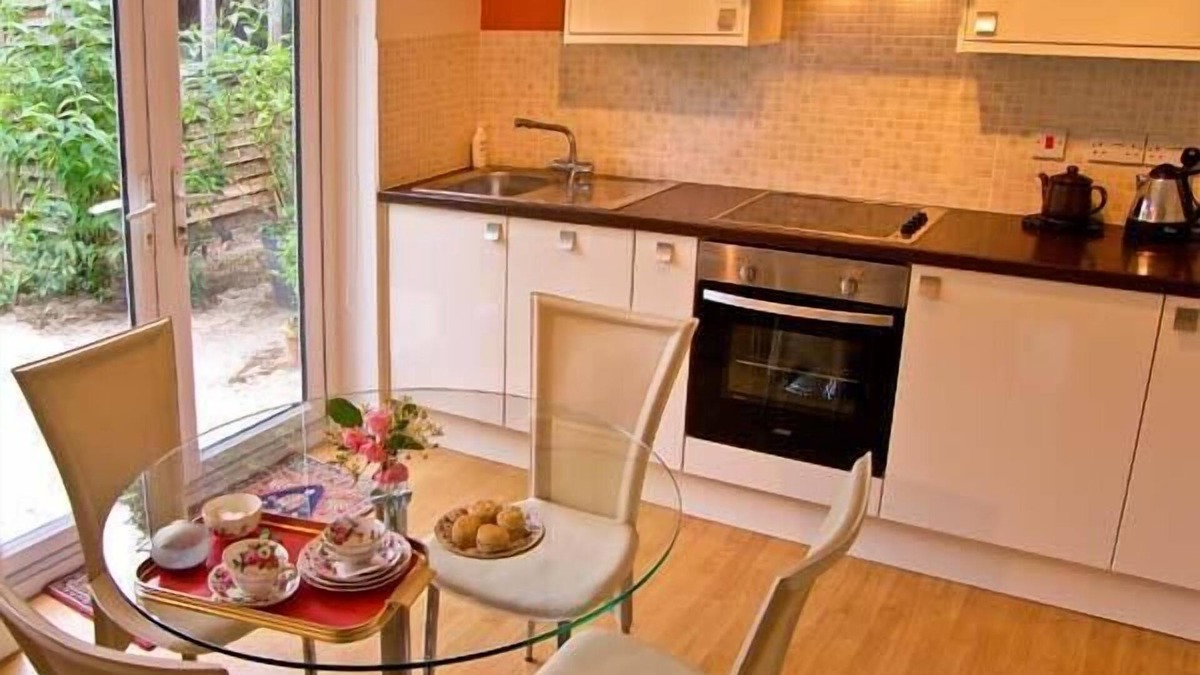 New Forest District Cottage | BROCK COTTAGE, with a garden in Beaulieu