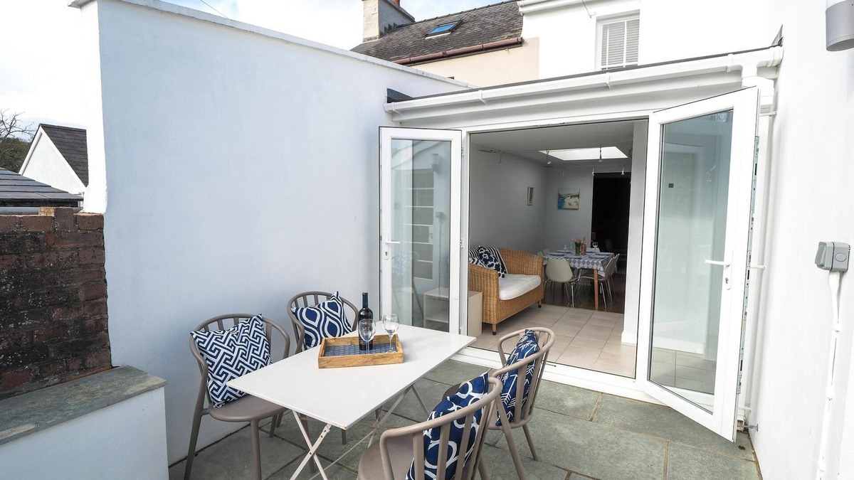 New Quay Cottage | Brodawel, New Quay - Three Bedroom Cottage, Sleeps 6