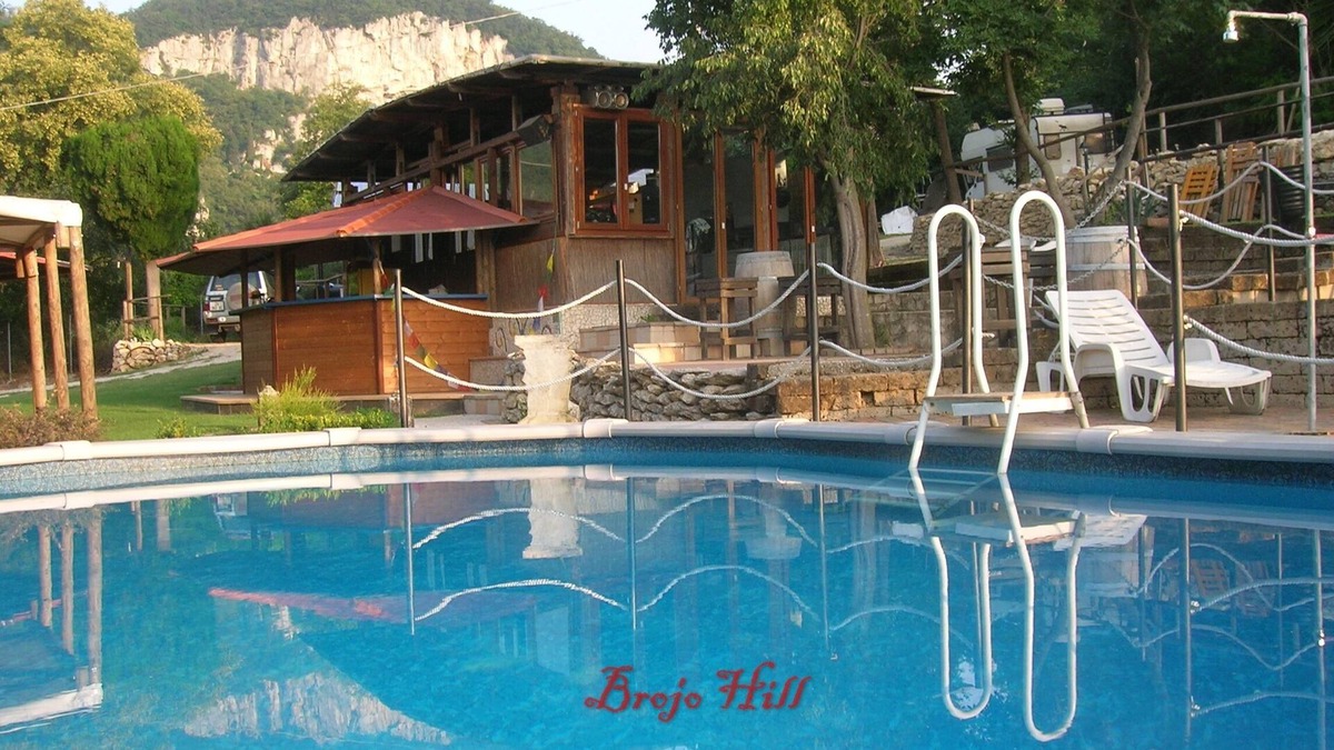 Longare Bed & Breakfast | Brojo Hill B&B - 2 Double Bedrooms with private baths