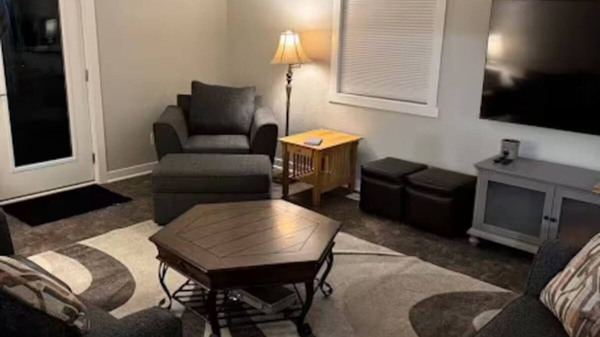 Eau Claire House | Broken Willow Bungalow