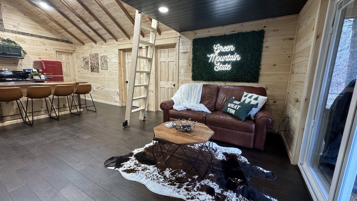 Wardsboro Ski Chalet | Brook Haven Retreat - Minutes to Mt. Snow/Stratton. Pet Friendly!