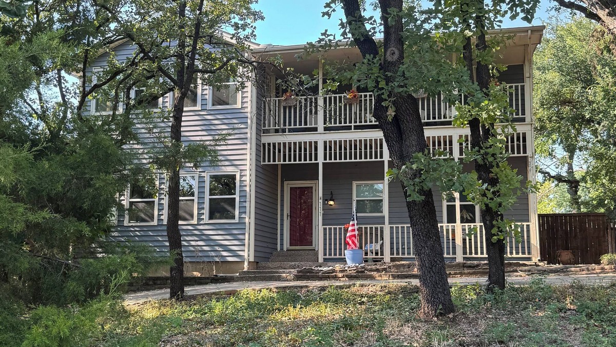 Highland Village House | Brookdale Blue sleeps 8, nestled in lakeside community in Highland Village, TX
