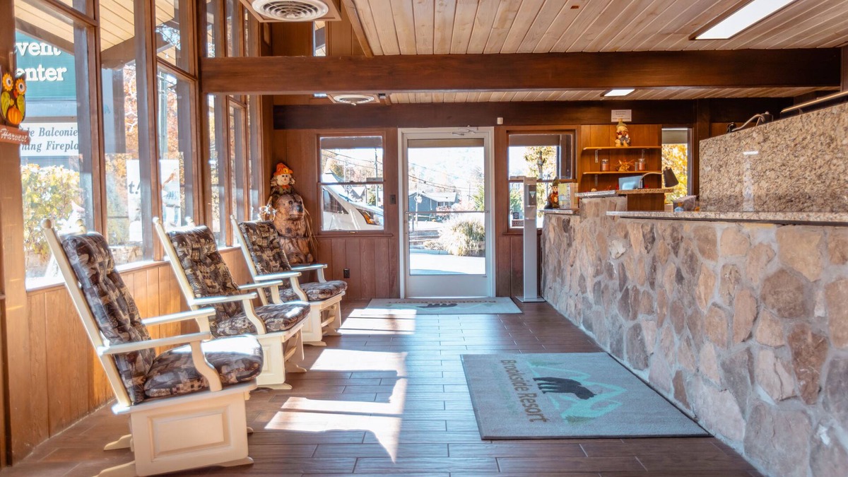 Gatlinburg Hotel | Brookside Lodge