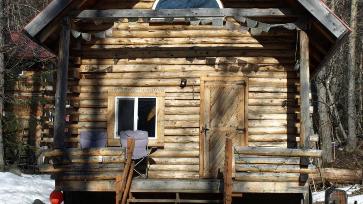 Indian Hotel | Brown Bear Saloon and Hotel