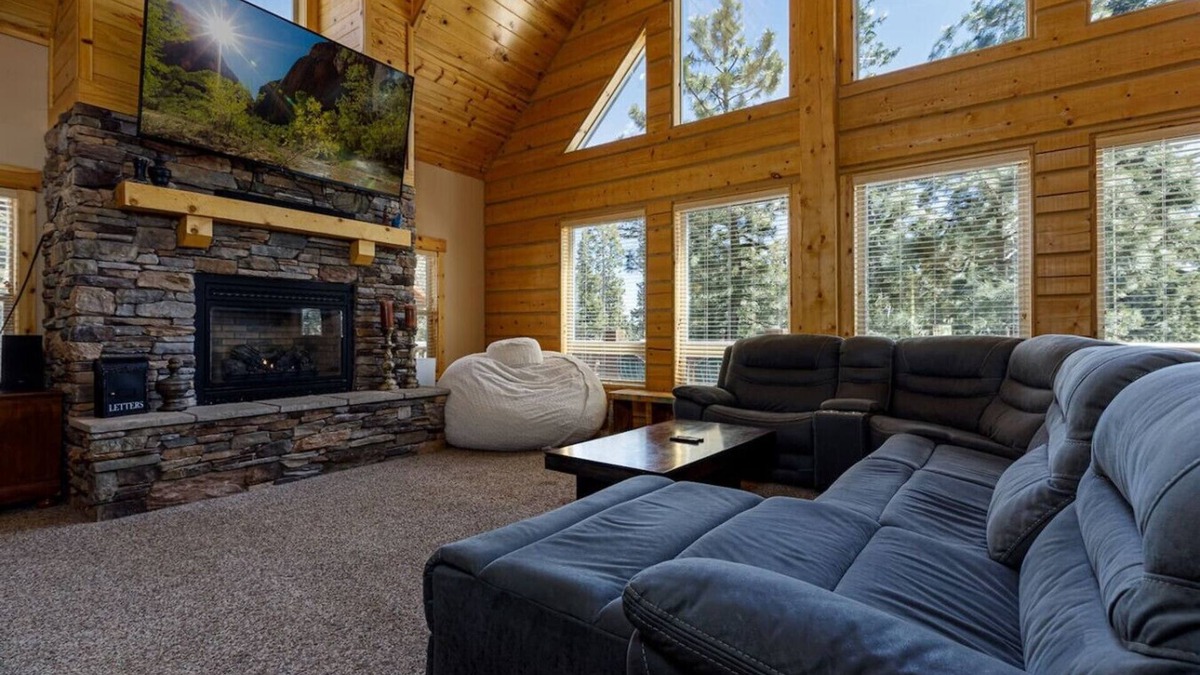 Duck Creek Village Cabin | Browning Lodge Retreat!