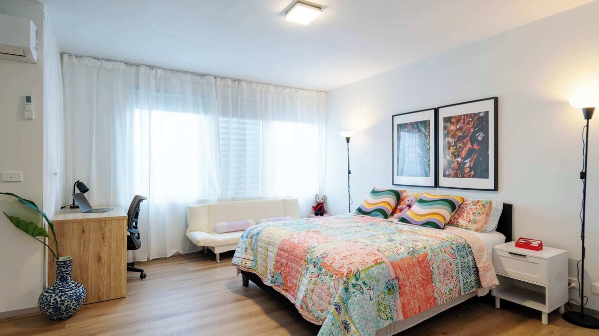 Brunswick Apartment | Brunswick 2B Living Near Sydney Rd w/Free Parking