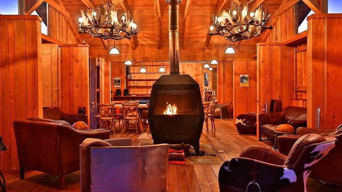South Bruny House | Bruny Island Lodge ~ Rustic timber chalet!