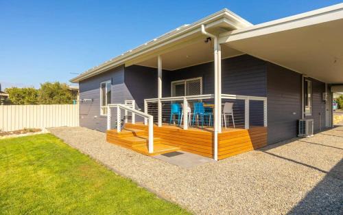 Goolwa Beach House | Bryant Blue 10 Bryant Crescent Goolwa Beach-No Linen Included