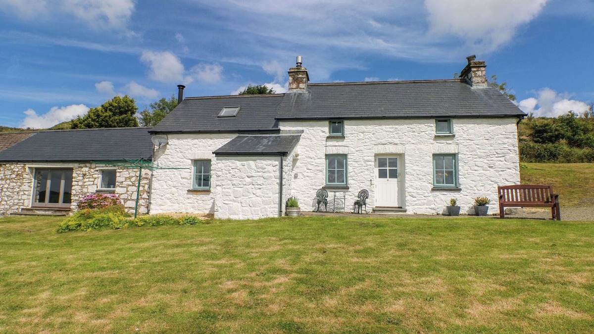 Pontfaen Cottage | BRYN NANTE, pet friendly, with open fire in Maenclochog