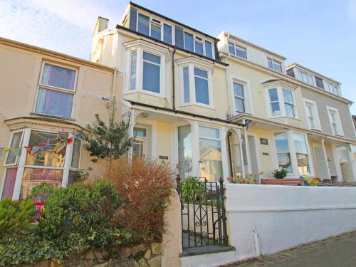 Borth-y-Gest House | Brynmor