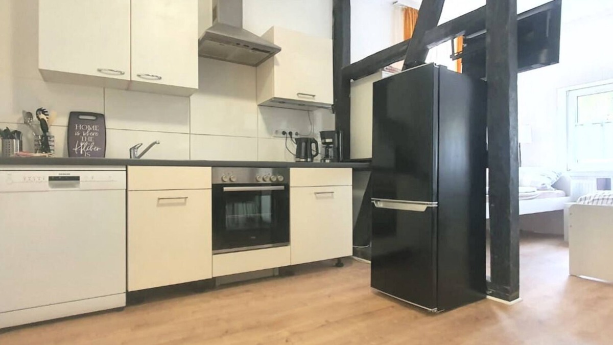 Burscheid Apartment | Bu02 Ferienwohnung mit Smart-tv, 40qm, 1 Schlafzimmer, 1 Wohn-/schlafzimmer, Max. 3 Personen