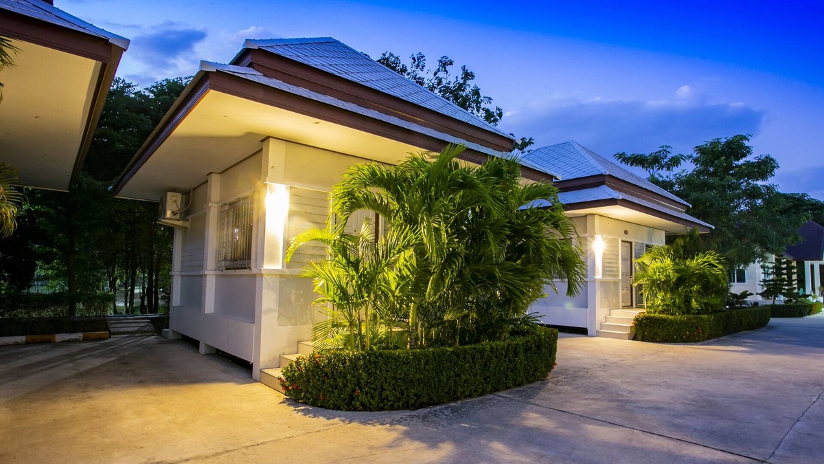 Ang Thong Hotel | Bualuang Boutique Resort