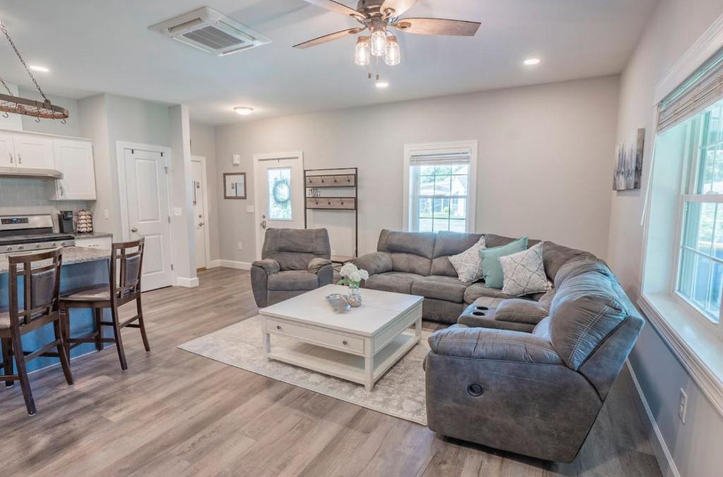 Red Mill Pond Apartment | Bubba and Banjos