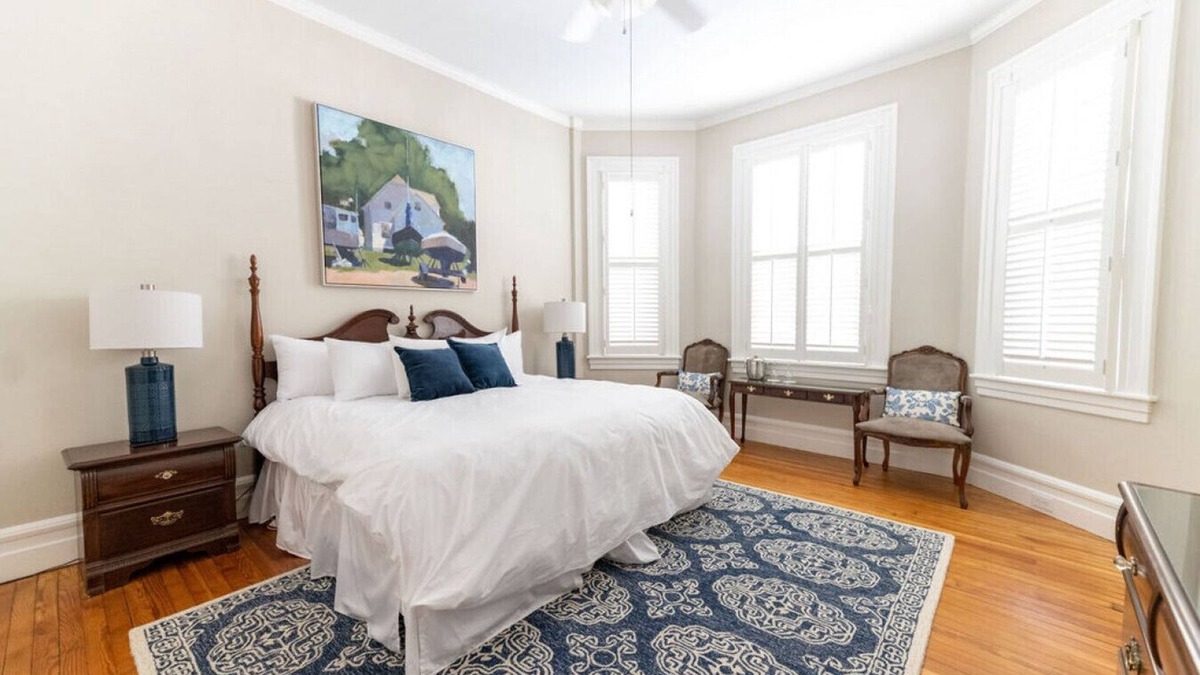Edenton Bed & Breakfast | Buccaneer Room - Captain's Quarters Inn, Downtown Historic Edenton