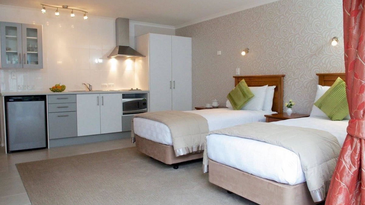 Tawa Hotel | Bucket Tree Lodge