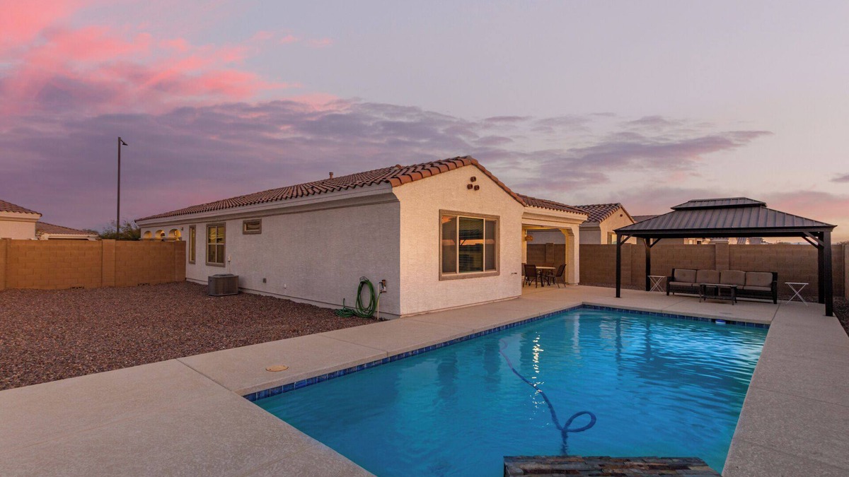 Buckeye House | Buckeye Paradise- Pool & Pet Friendly