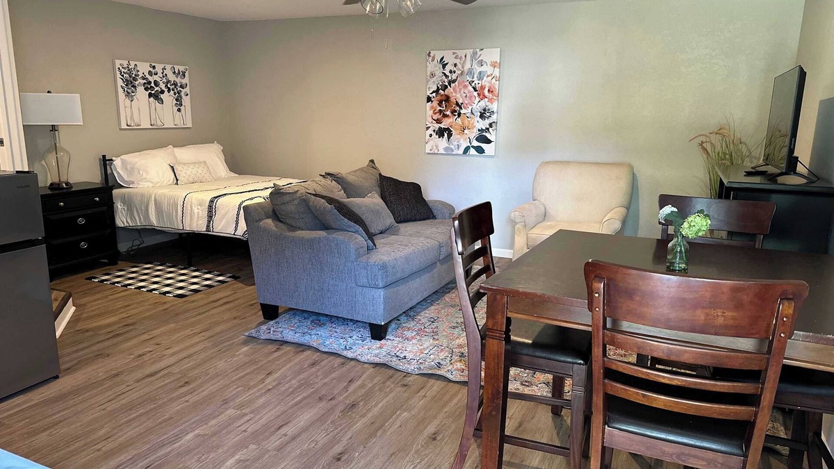Gilmer Apartment | Buckeye Retreat Summa