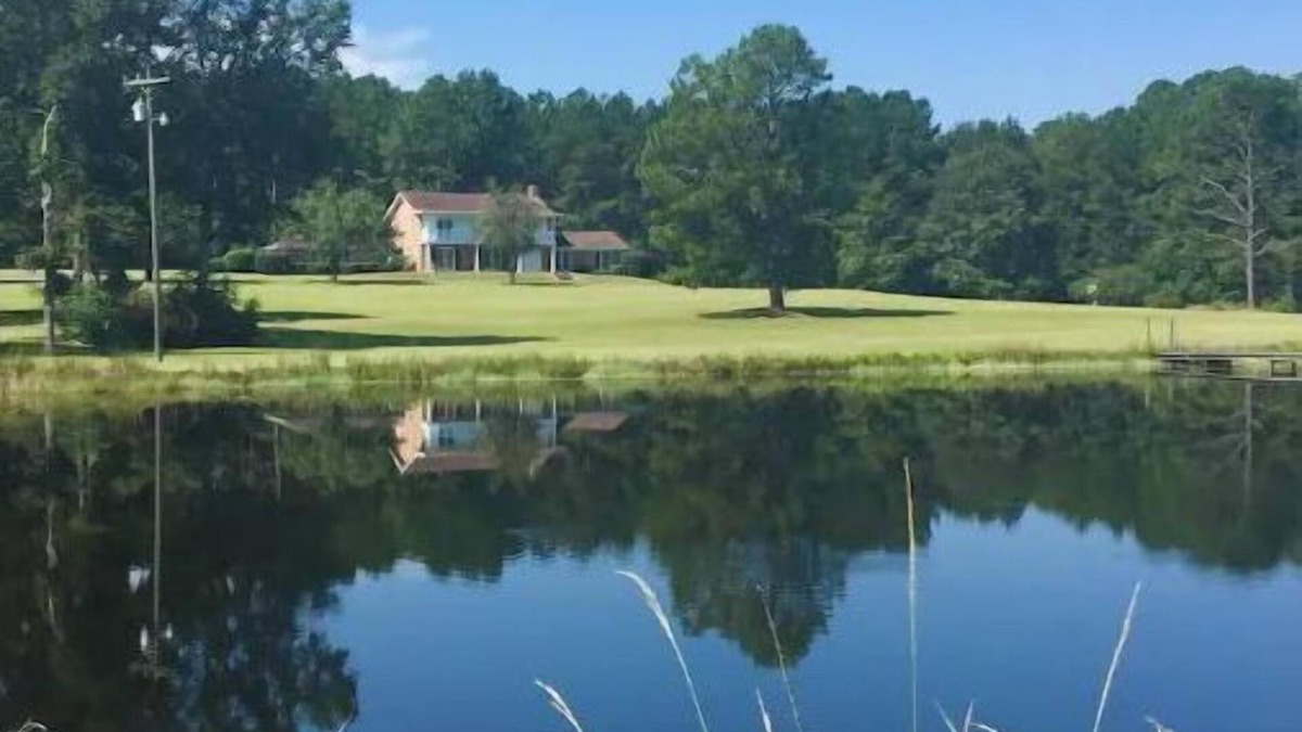 Thomasville House | BuckHaven Countryside Retreat with Fishing Pond