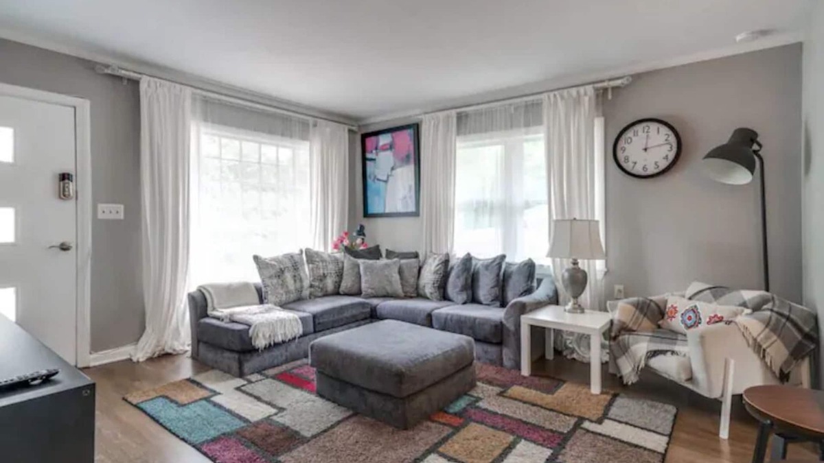 Buckhead House | Buckhead/Midtown Home - Close to Everything - Free Parkings