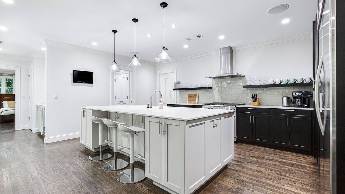 Kingswood House | Buckhead New Charming & Spacious Home!