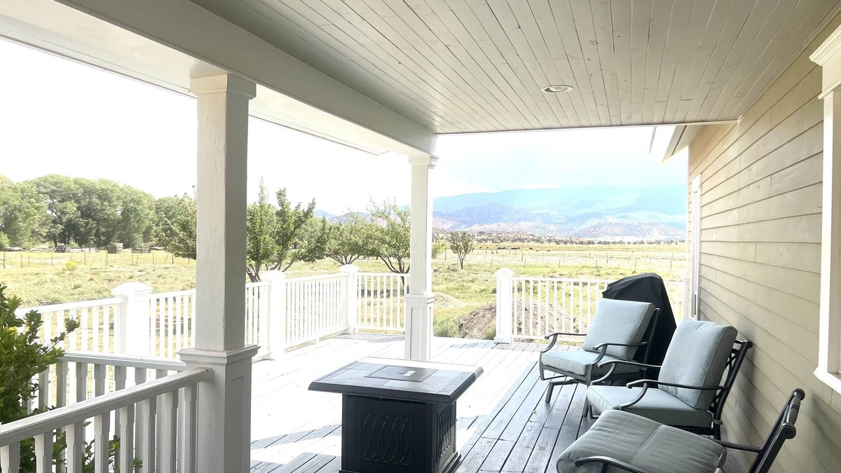 Torrey House | Bucolic views, spacious great room, short walk to center of town!