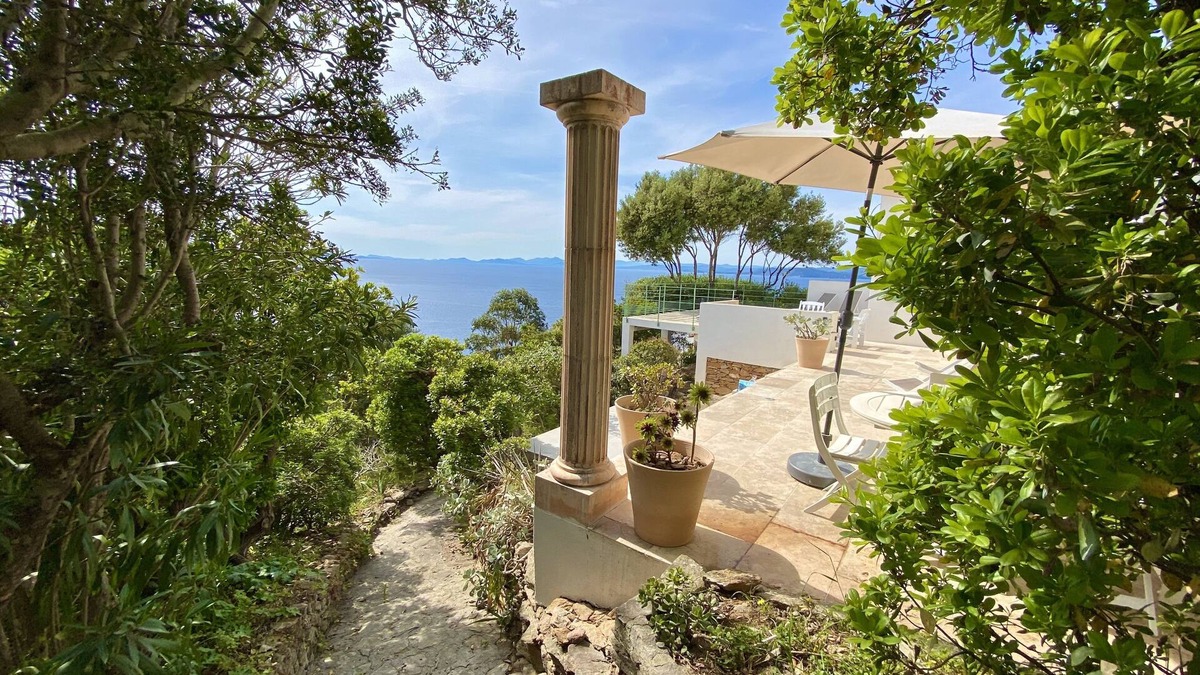 Ile du Levant House | Budeiya - House with panoramic sea views
