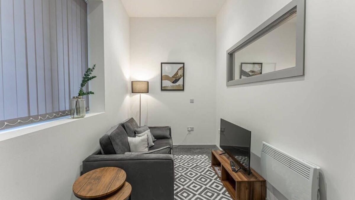 Brierley Hill Apartment | Budget 1BED in Dudley