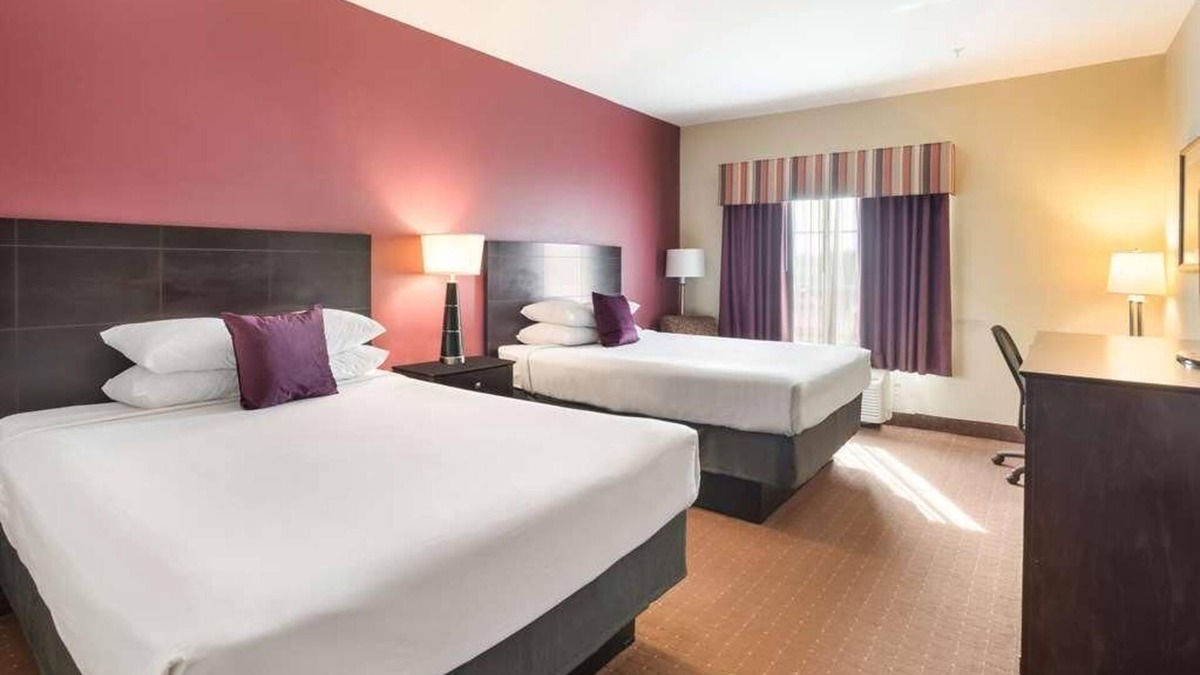 Saint Landry Hotel | Budget-Friendly Accommodations in Knights Inn Bunkie! Pool, Free Parking