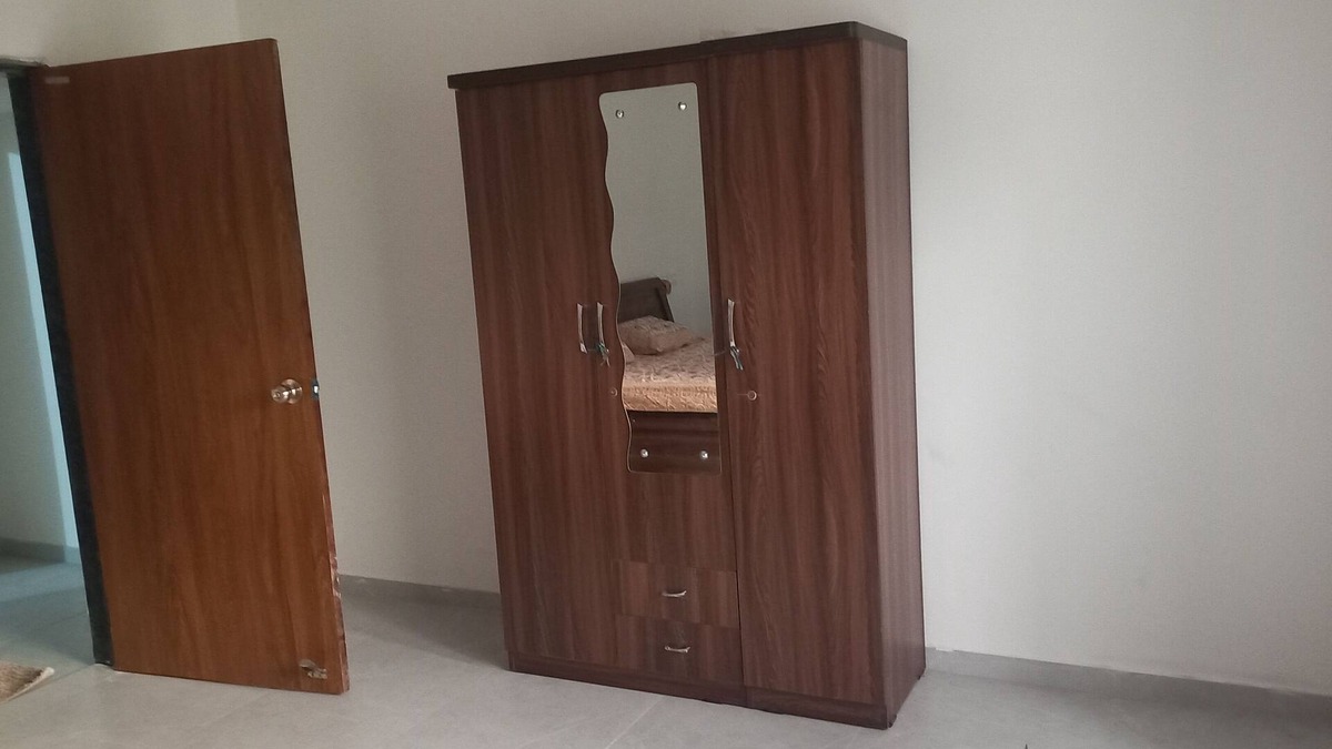 Vanthli House | Budget friendly room in duplex bungalow for stay in Junagadh.