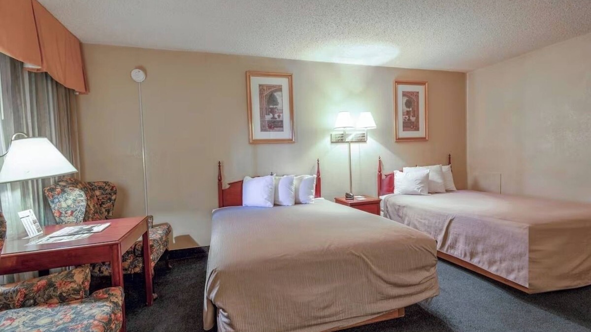 Allison Hotel | Budget-Friendly Room w/Tea & Coffee Maker Near Historic Route 66 Attractions