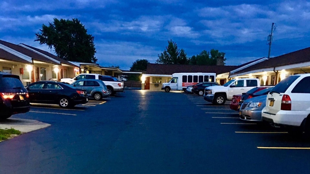Harris Hill Hotel | Budget Inn Buffalo Airport