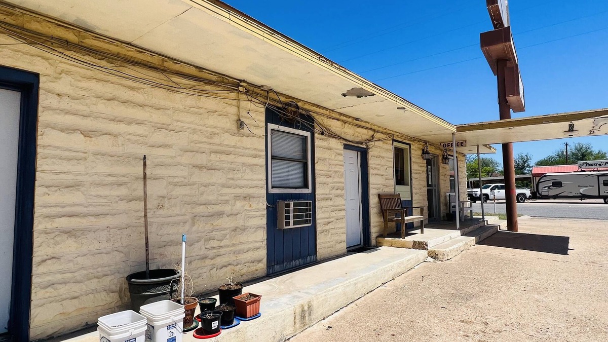 Ballinger Hotel | Budget INN
