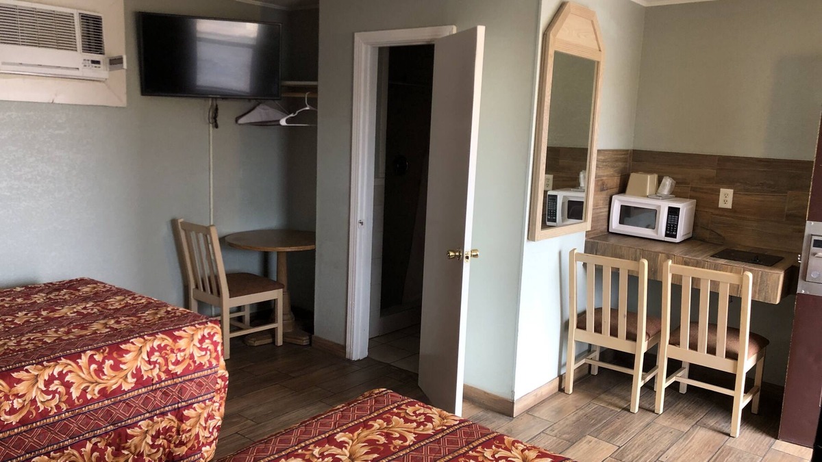 Kingsville Hotel | Budget inn