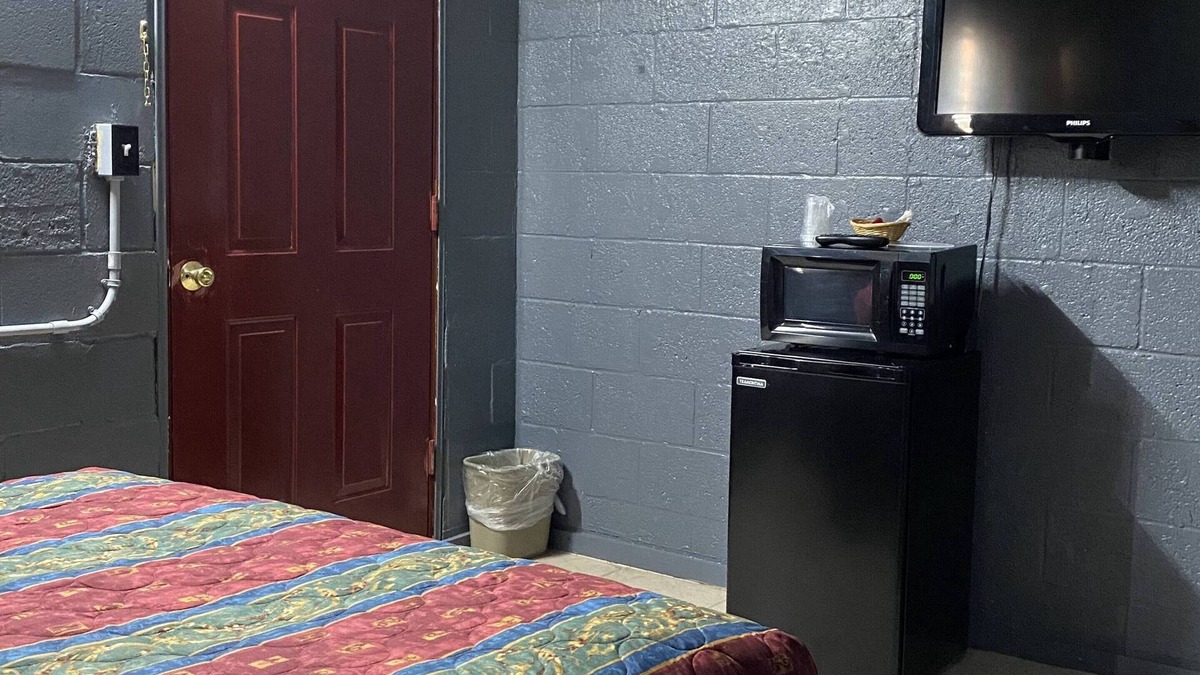 Mineola Hotel | Budget Inn