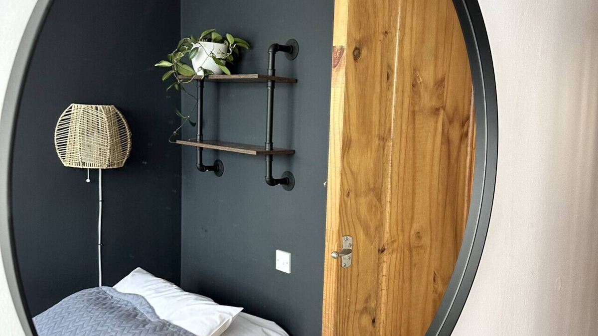 Malahide House | Budget single room, shared bathroom, close to Malahide Castle, Dublin Airport