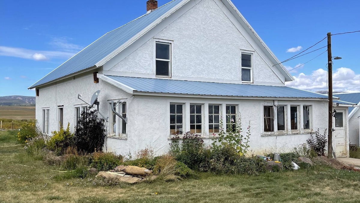 Coalmont House | Buff Pass Getaway, and reindeer ranch