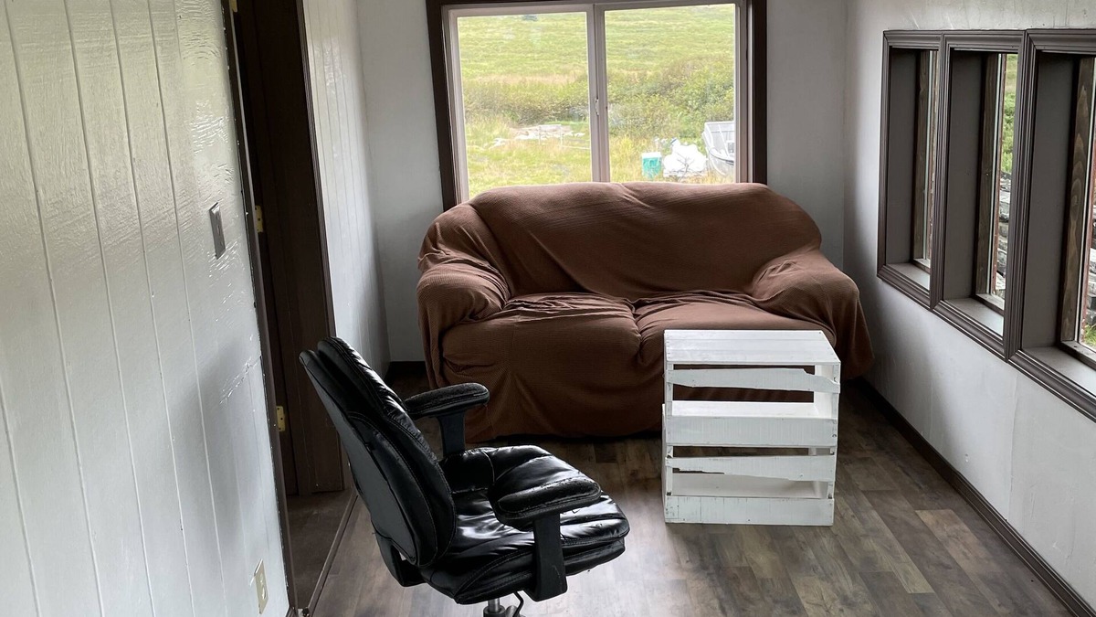 Sand Point Apartment | Buffalo Room in Sand Point Alaska