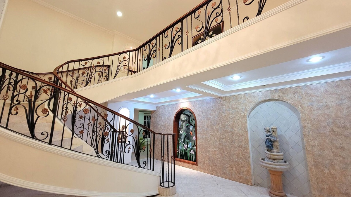 Xcumpich House | Bugambilias vacation home/remote work destination.