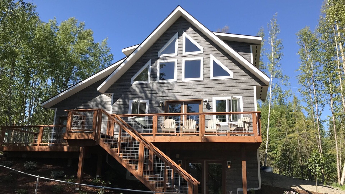 Kalifornsky House | Built in 2021. Beautiful Wooded Lot. Minutes to Kenai, Soldotna & Kasiloff.