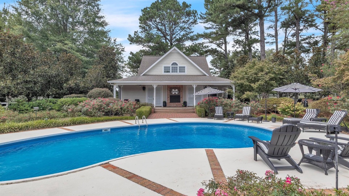 Starkville House | Bulldog Fans’ Escape | Cozy 2BR + Private Pool