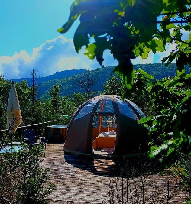 Champfromier Other | Bulle en bois sous les étoiles